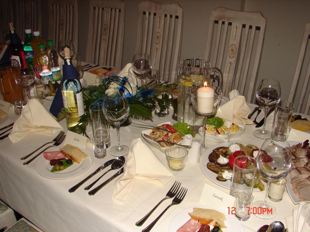 Via Appia Hotel Raszyn Eksteriør billede