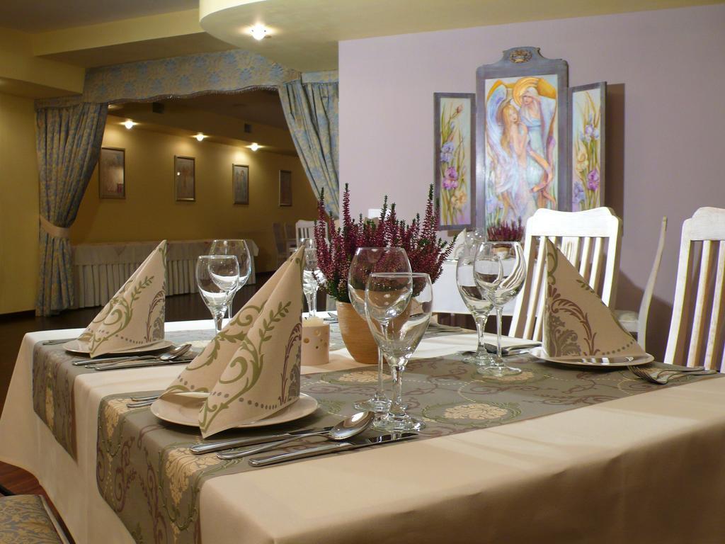 Via Appia Hotel Raszyn Eksteriør billede